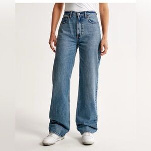 Abercrombie & Fitch High Rise Loose Jeans